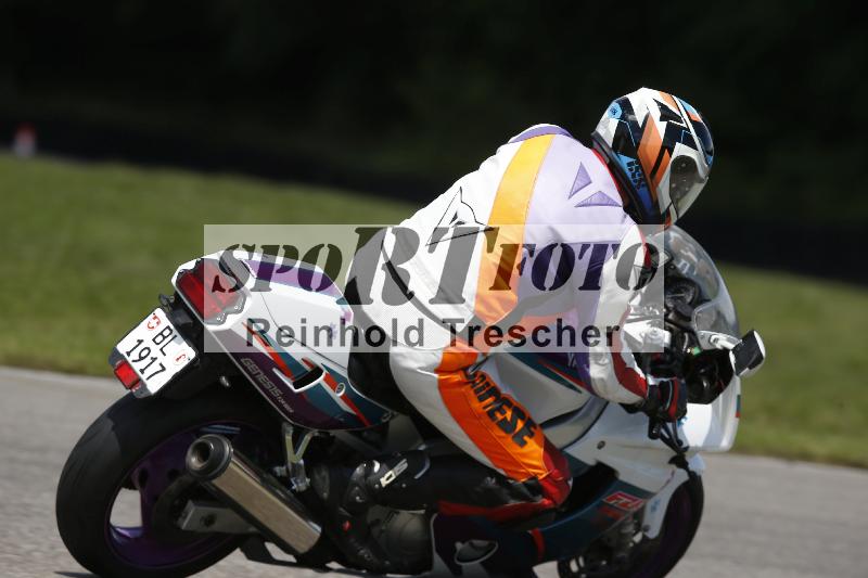 /Archiv-2024/29 12.06.2024 MOTO.CH Track Day ADR/Gruppe blau/43